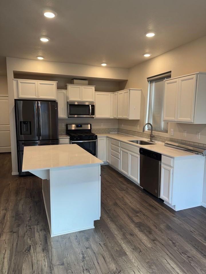 2979 Fenya St - Photo 6 of 36