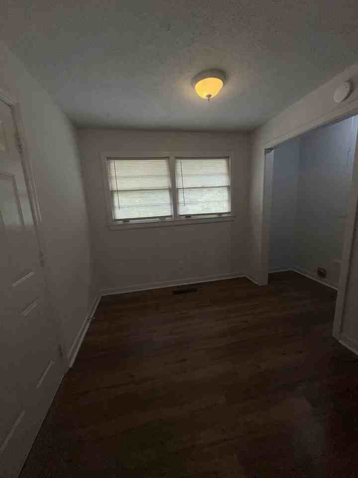 4049 Norwood Dr - Photo 4 of 13