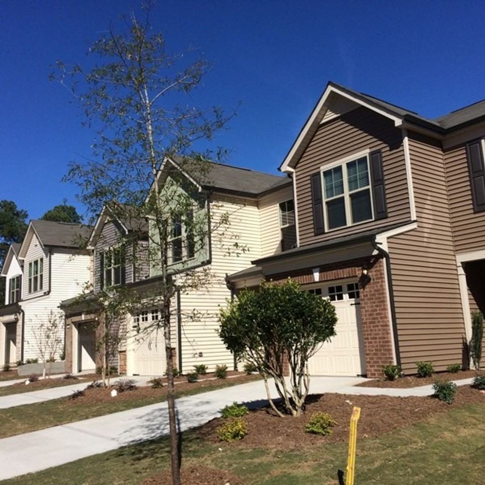 111 Tuftin Dr - Photo 2 of 24