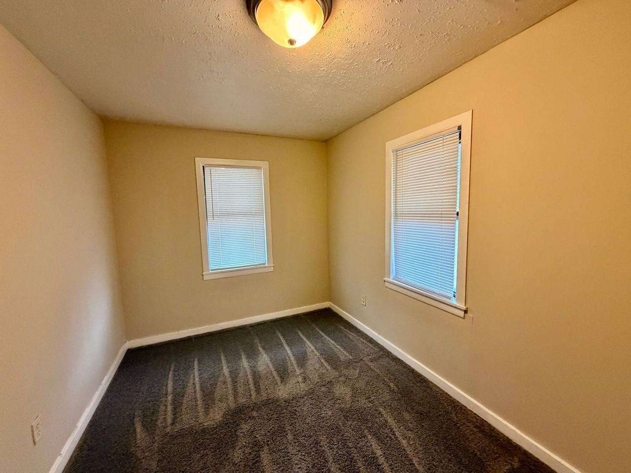 1325 W 24th St S - Photo 5 of 12