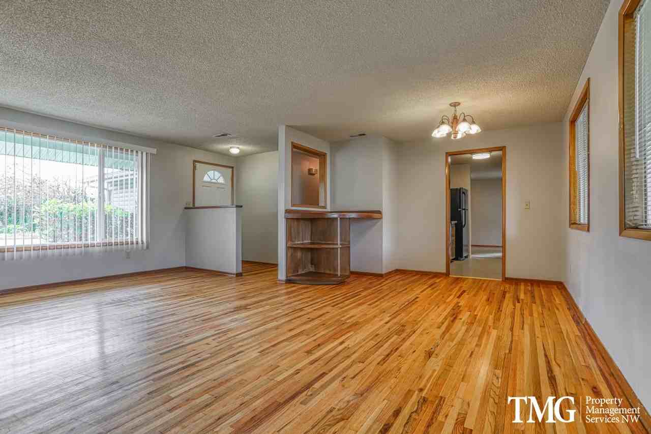 8018 Nw 1st Ave - Photo 5 of 36