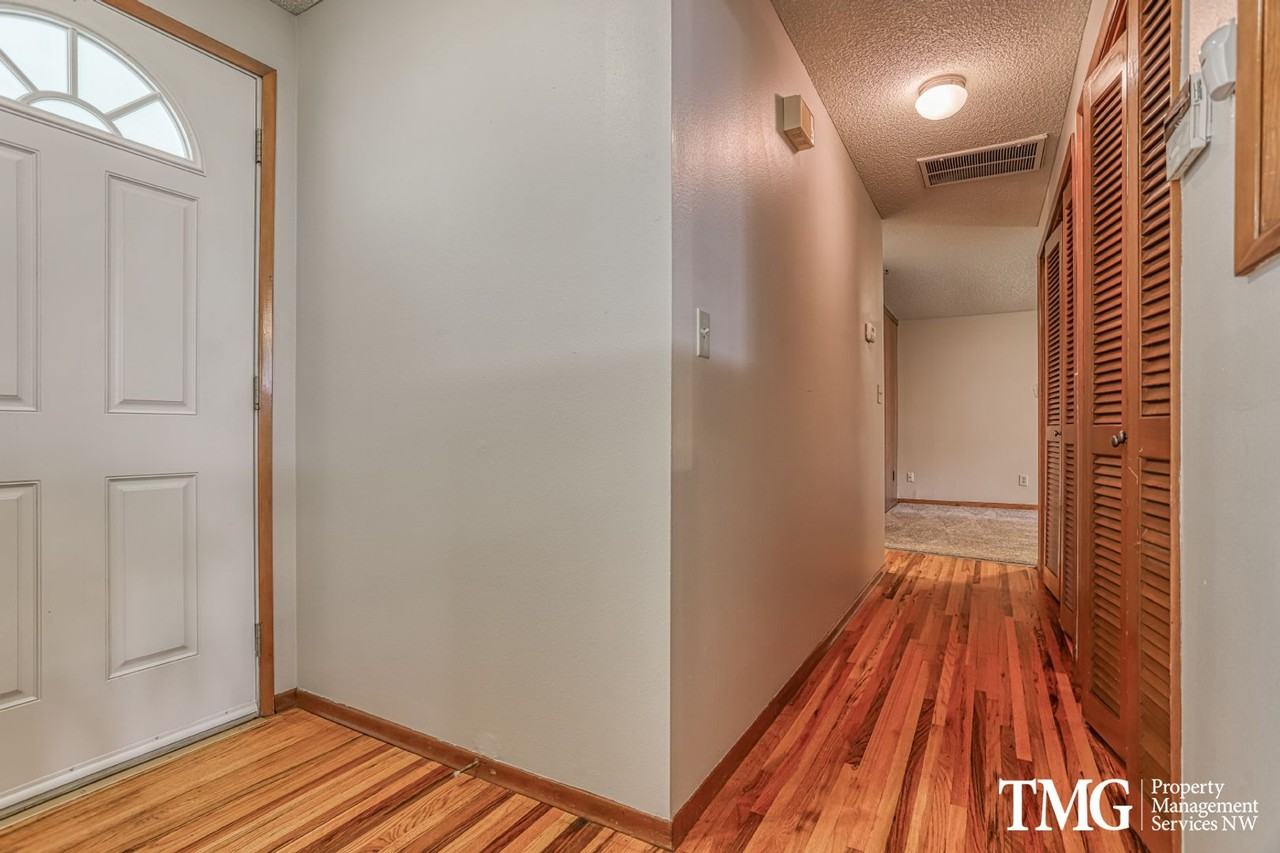 8018 Nw 1st Ave - Photo 6 of 36