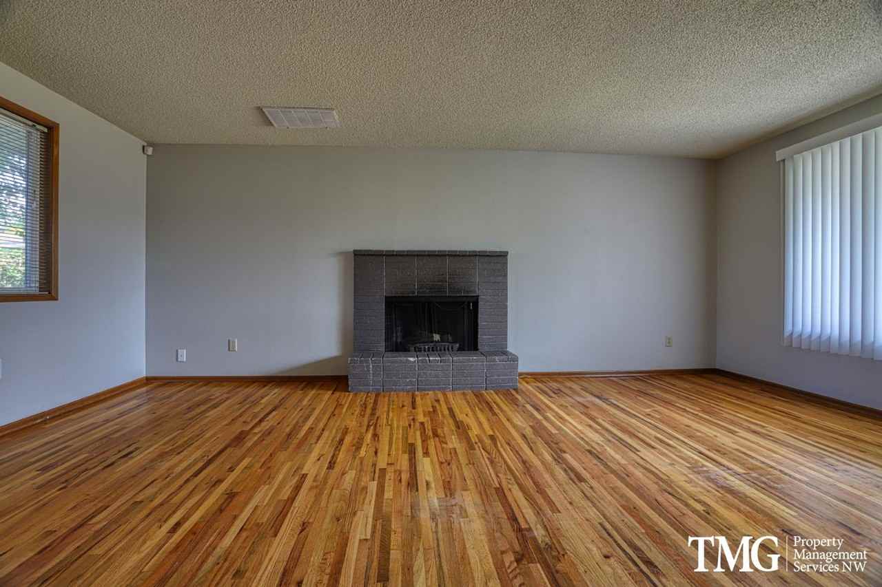 8018 Nw 1st Ave - Photo 7 of 36