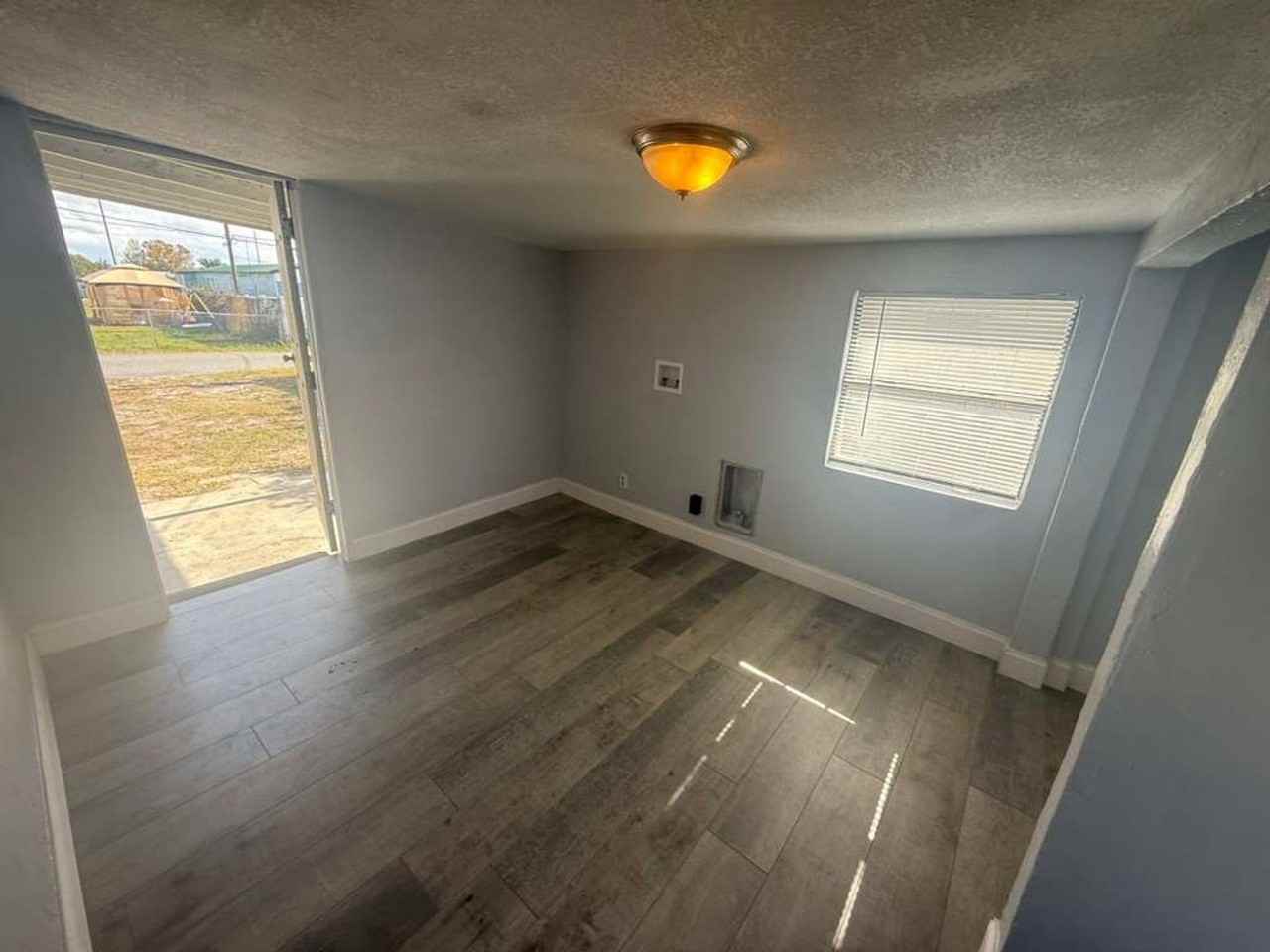 612 Grady Ln - Photo 3 of 8