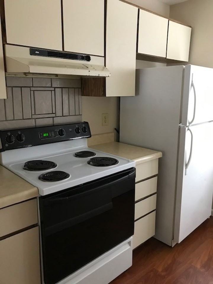 596 E Graham Pl - Photo 6 of 26