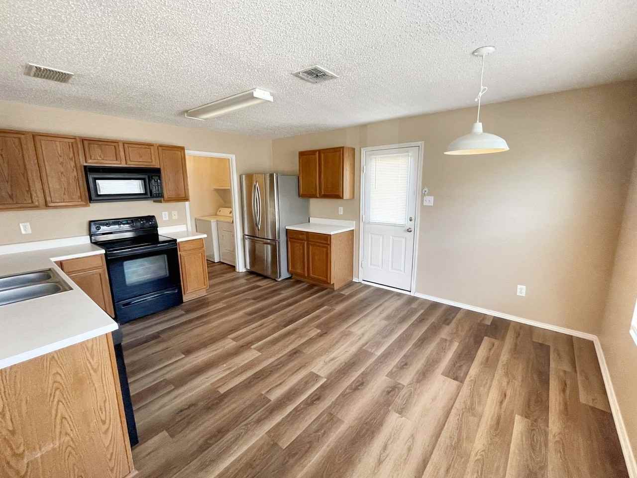 5405 Shiver Rd - Photo 6 of 30