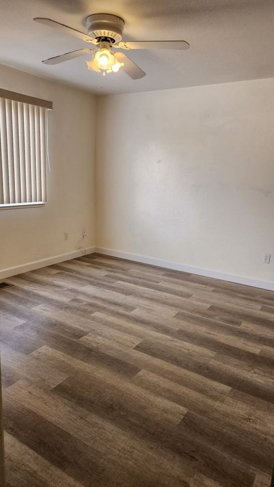 5921 Begonia Ct - Photo 4 of 8