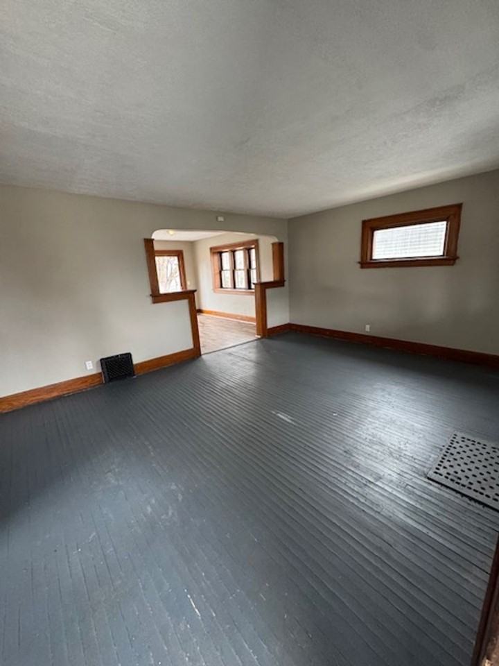 3519 Weisser Park Ave - Photo 2 of 9