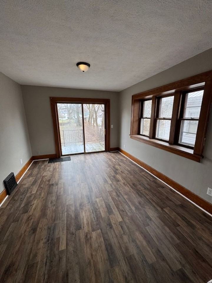 3519 Weisser Park Ave - Photo 3 of 9