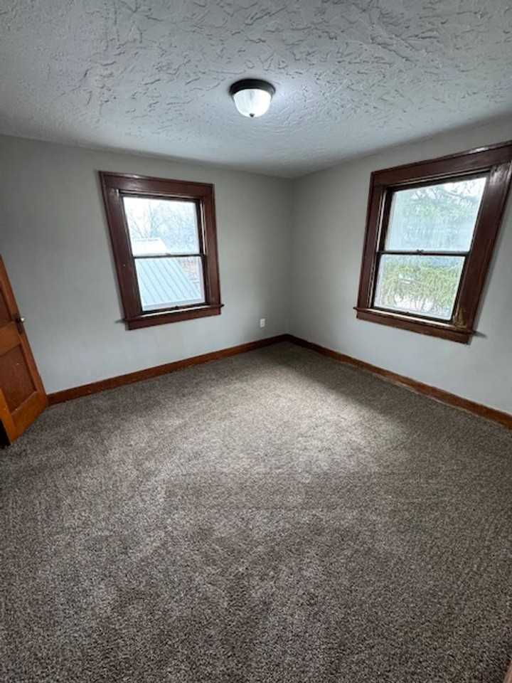 3519 Weisser Park Ave - Photo 5 of 9