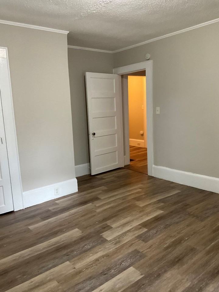 1815 Melvin Dr - Photo 5 of 10