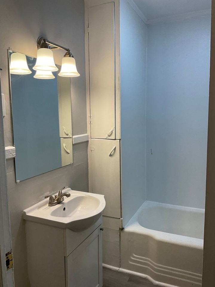 406 Orchard Ln - Photo 2 of 10