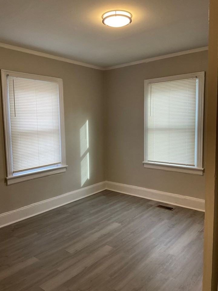 406 Orchard Ln - Photo 4 of 10