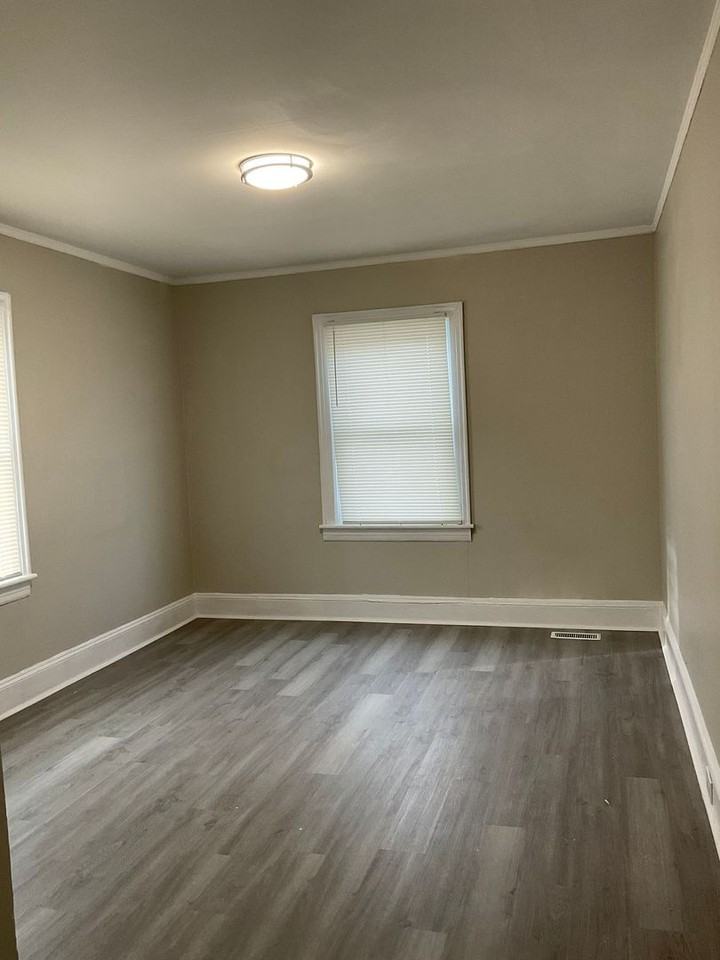 406 Orchard Ln - Photo 6 of 10