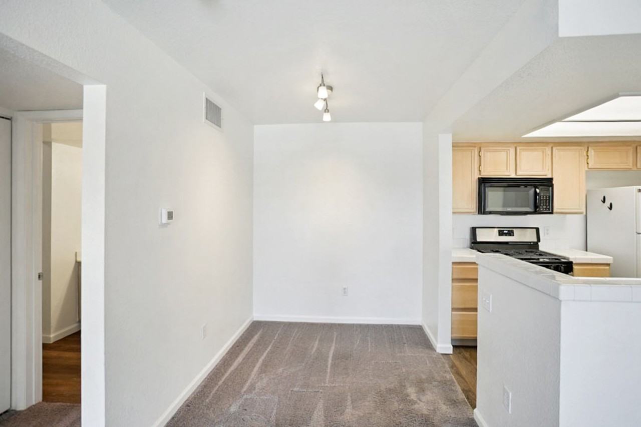 1909 High Valley Ct #206 - Photo 6 of 28