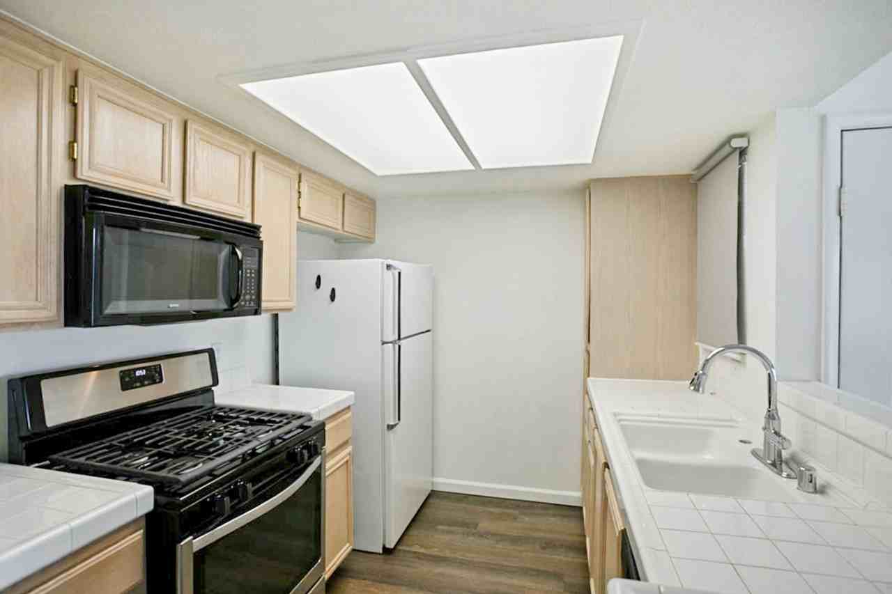 1909 High Valley Ct #206 - Photo 7 of 28