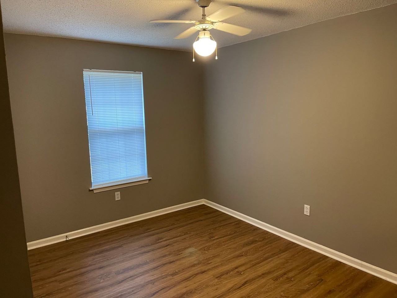 716 Rosewood Dr - Photo 5 of 16