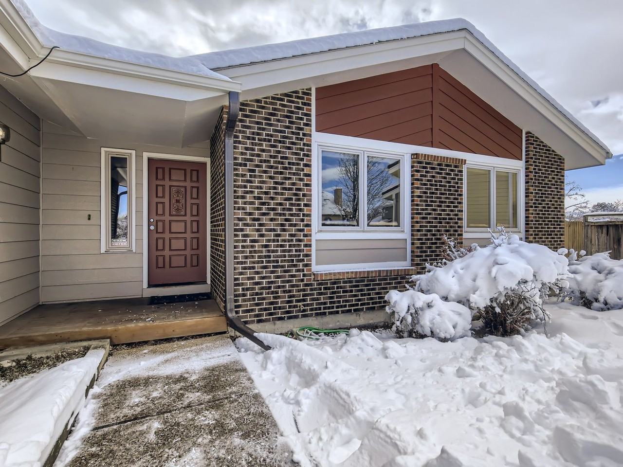 6826 Bugle Ct - Photo 2 of 20