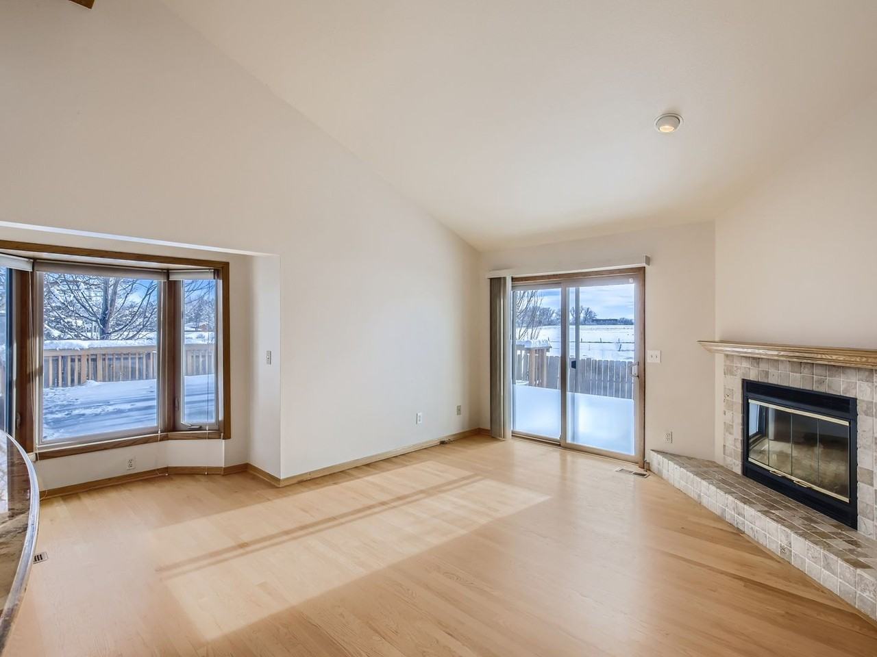 6826 Bugle Ct - Photo 5 of 20