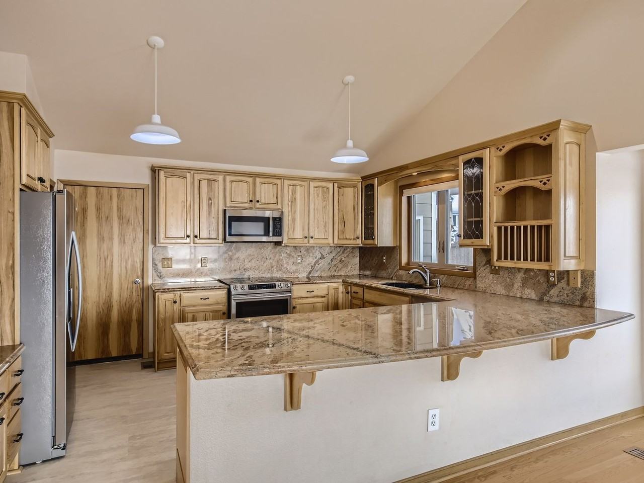 6826 Bugle Ct - Photo 7 of 20