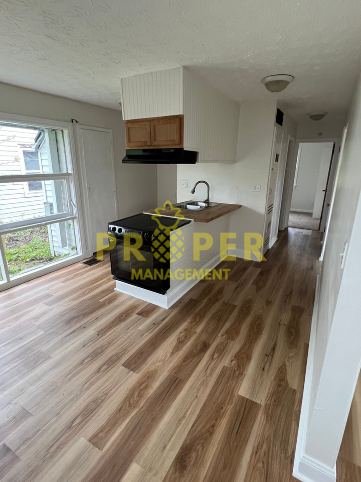 1991 Fairport Ave - Photo 2 of 9