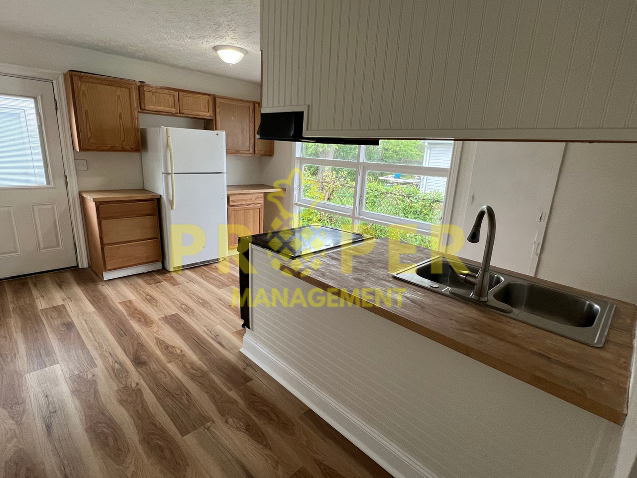 1991 Fairport Ave - Photo 3 of 9