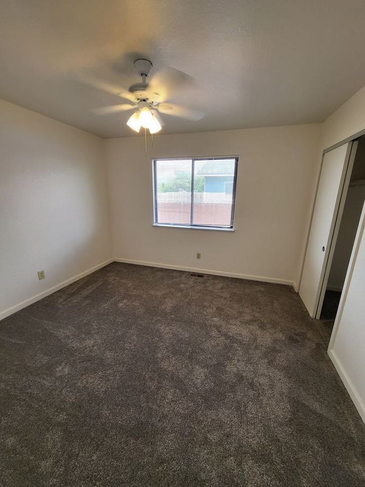 780 Wagon Dr - Photo 5 of 10