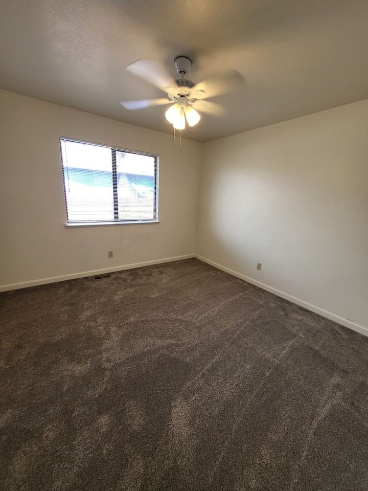 780 Wagon Dr - Photo 6 of 10