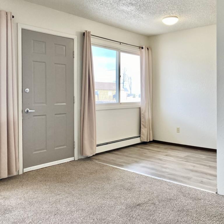 805 Peninsula Ave #27 - Photo 3 of 14