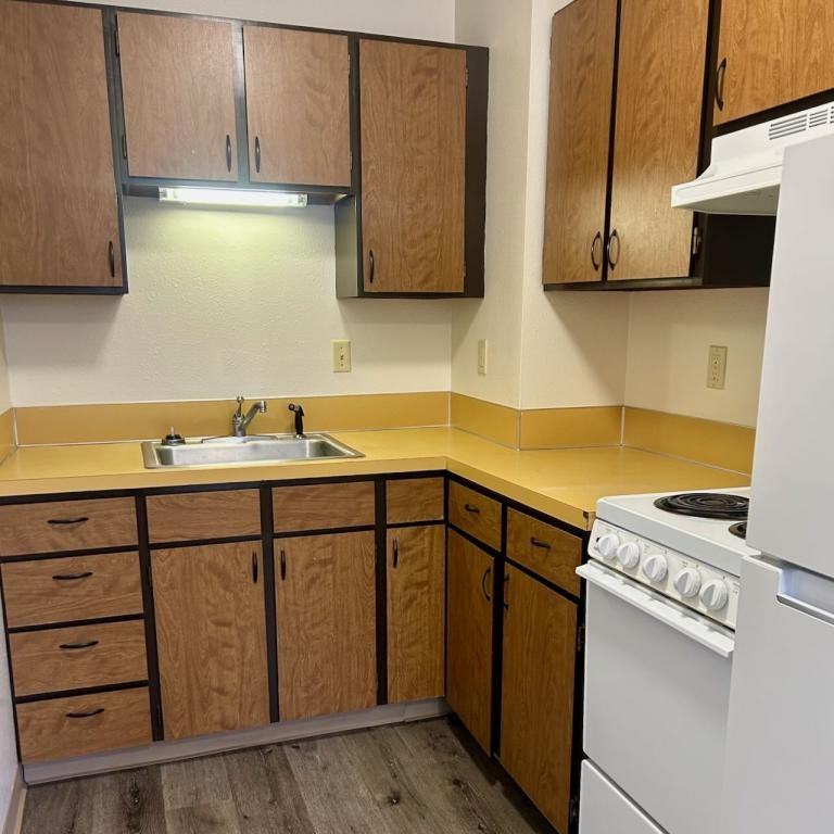 805 Peninsula Ave #27 - Photo 4 of 14