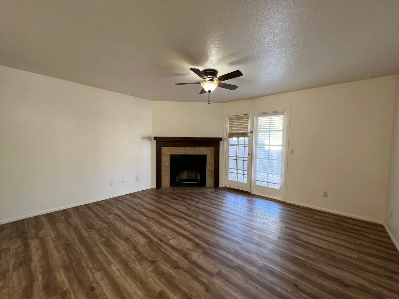 15402 N 28th St #119 - Photo 5 of 28