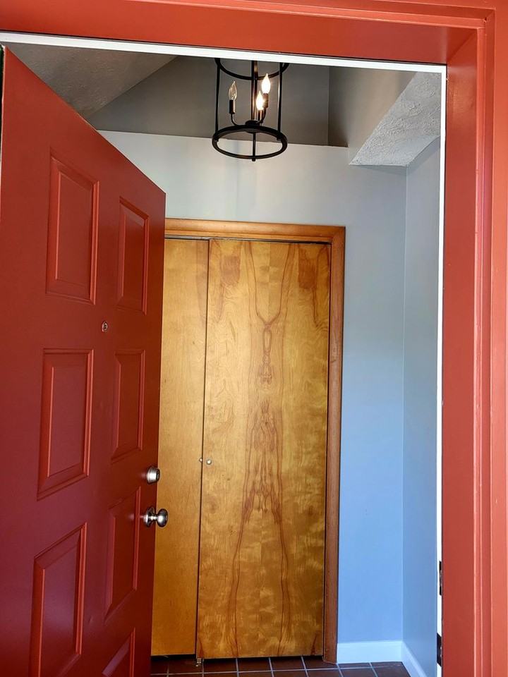 2300 E Winding Brook Ct - Photo 2 of 45