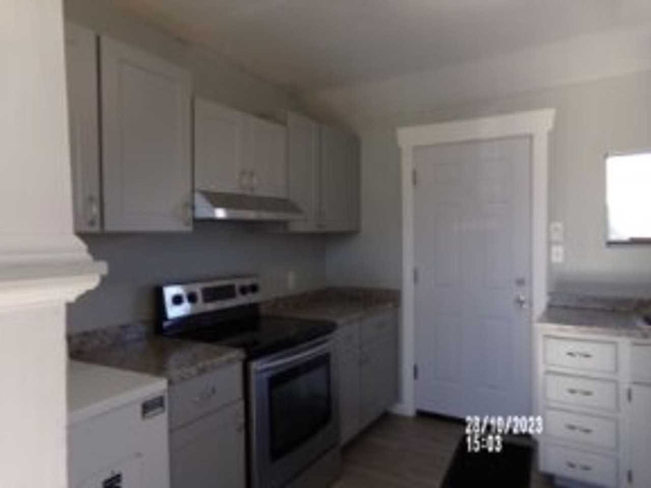 2917 Pacific Ave - Photo 2 of 10