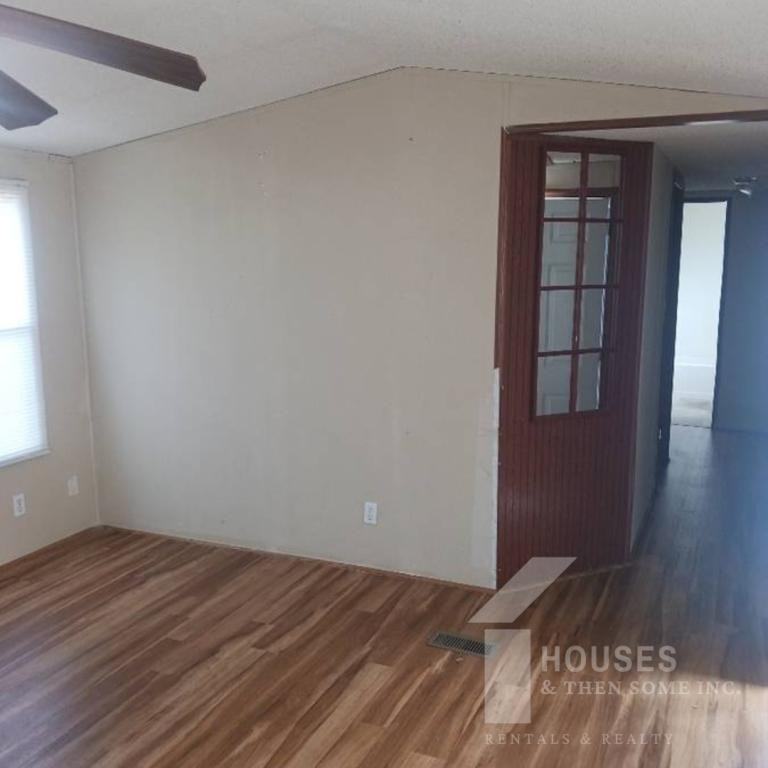 108 Smiley Dr - Photo 2 of 14