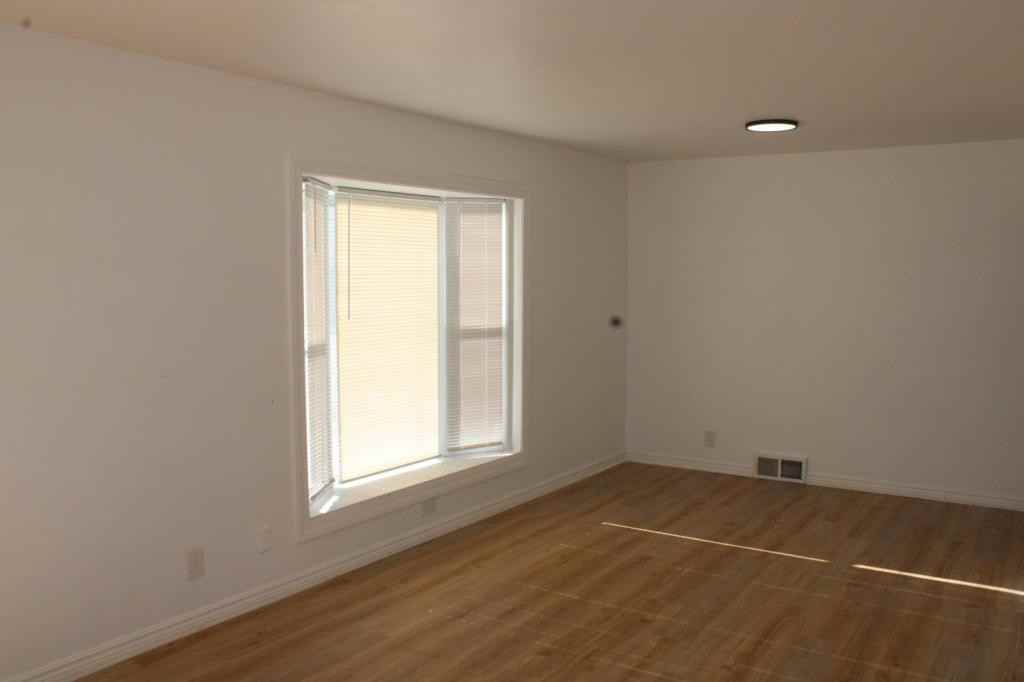 3910 Ne Vivion Rd - Photo 5 of 20