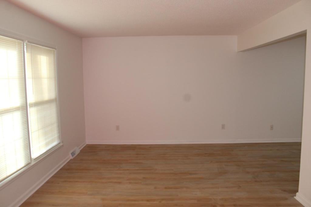 11910 W 67th Ter - Photo 5 of 26