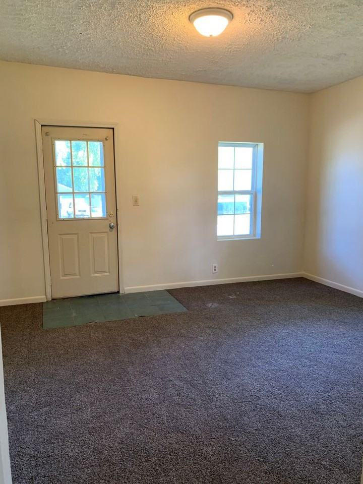 822 Foote St - Photo 4 of 10