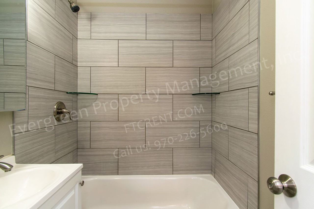 207 E Stuart St - Photo 5 of 16