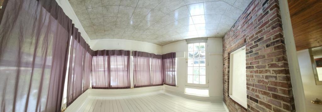 413 Nw 12th St - Photo 5 of 9