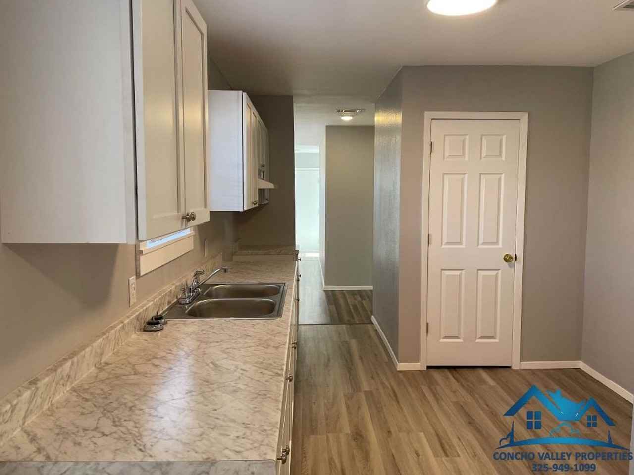 408 S Harrison St - Photo 6 of 19