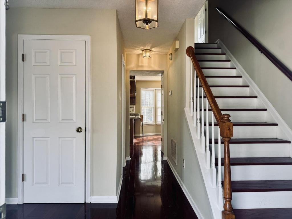 3624 Manchester Dr - Photo 2 of 21