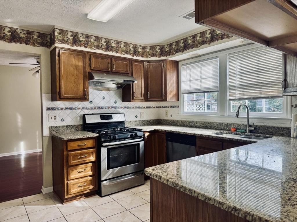 3624 Manchester Dr - Photo 6 of 21