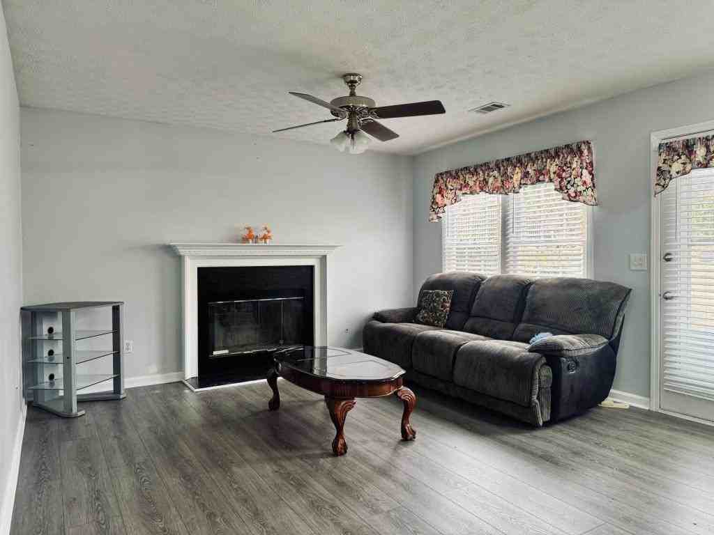 3661 Forest Glen Trl - Photo 6 of 19