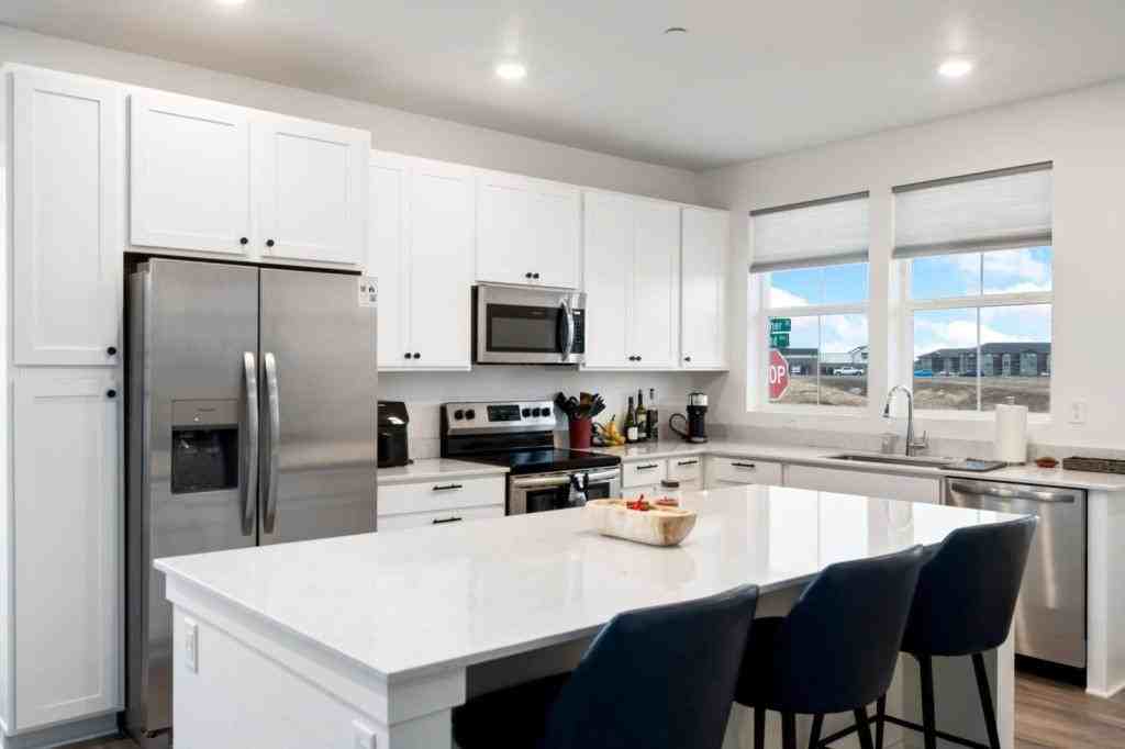 5446 Second Ave - Photo 3 of 17