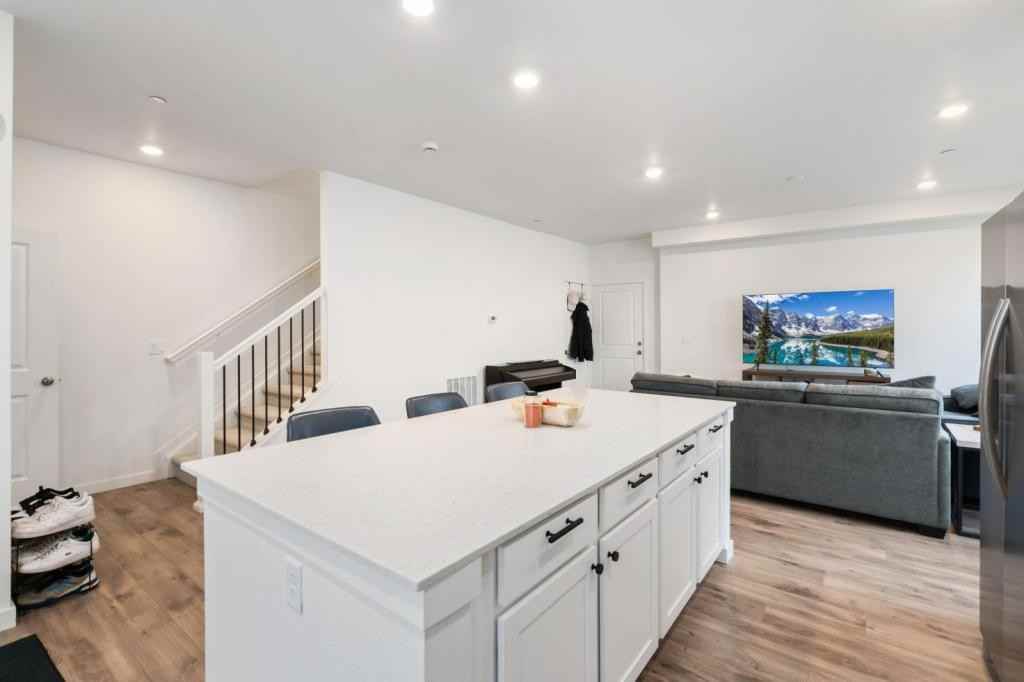 5446 Second Ave - Photo 5 of 17