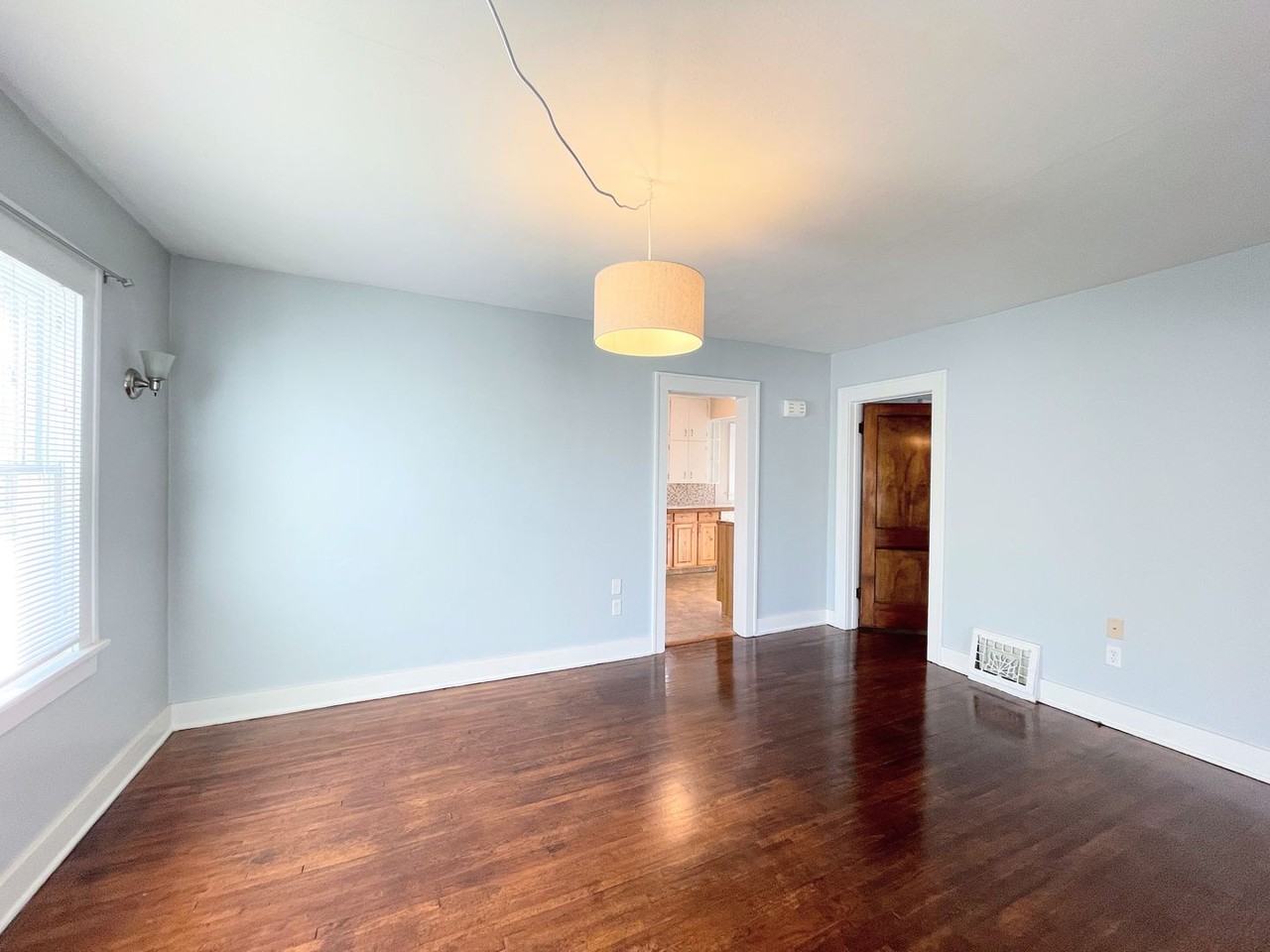 405 Crescent Blvd - Photo 6 of 21