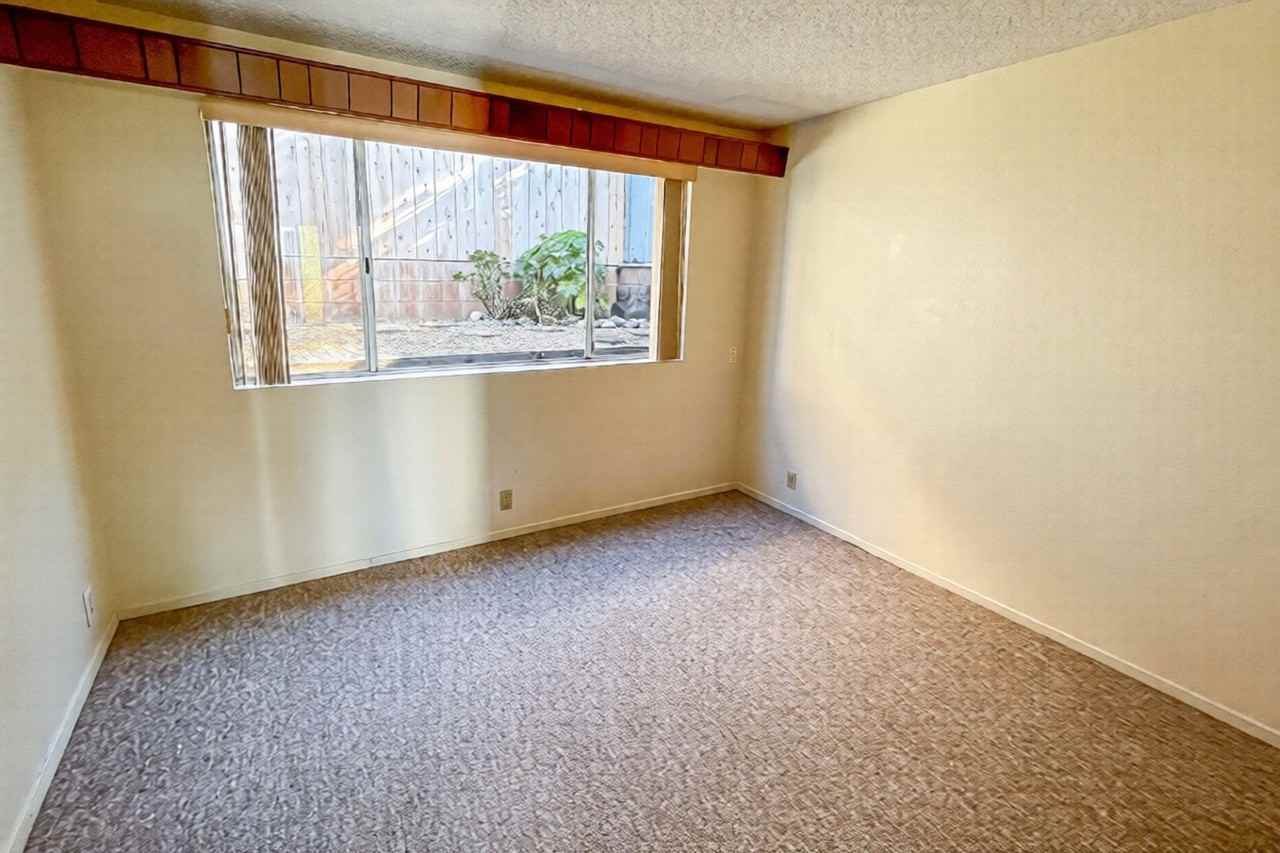 3413 Ocean Blvd - Photo 5 of 18