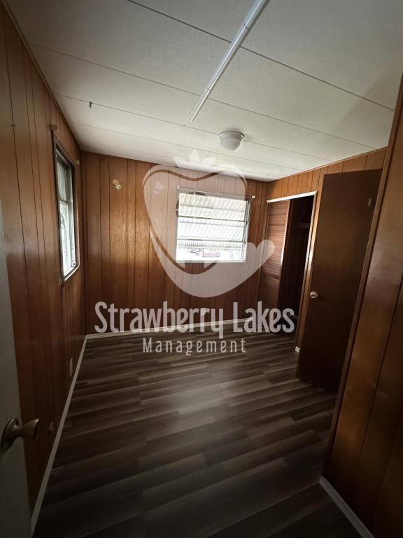 121 Lakeside Dr - Photo 4 of 32