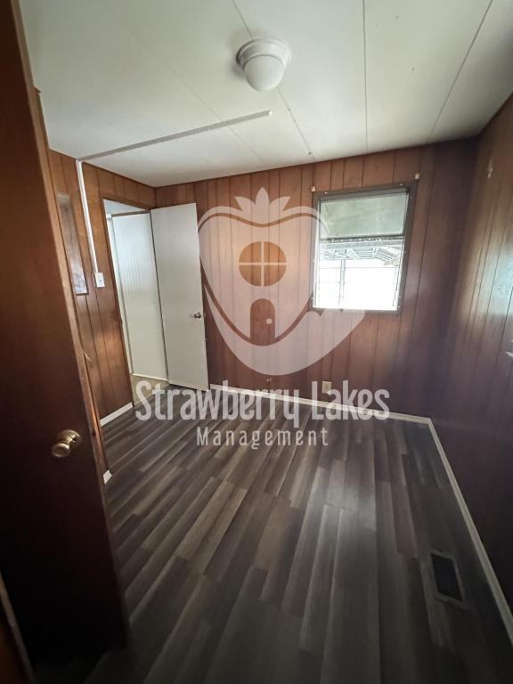 121 Lakeside Dr - Photo 5 of 32