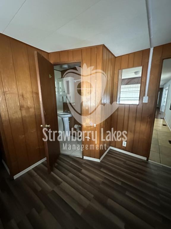 121 Lakeside Dr - Photo 6 of 32